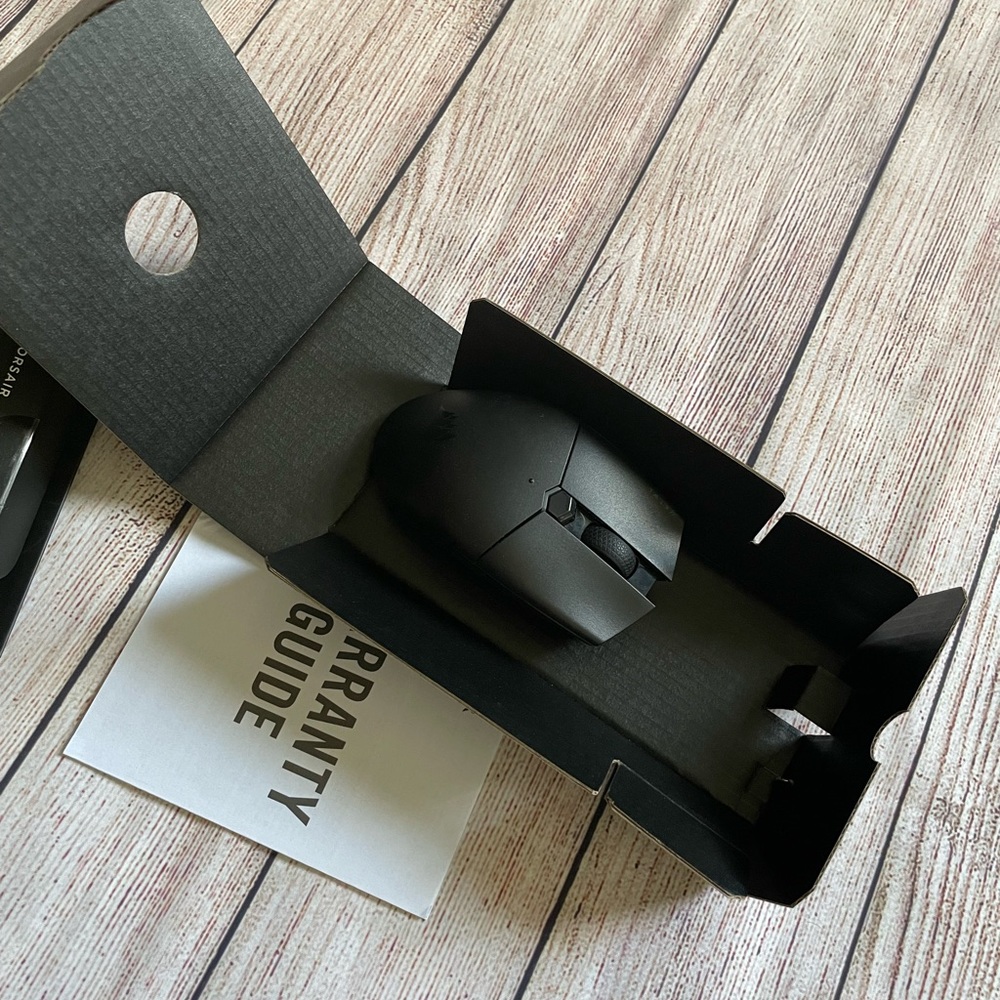 Corsair Katar Pro Wireless gaming Mouse - Picture 2 of 4